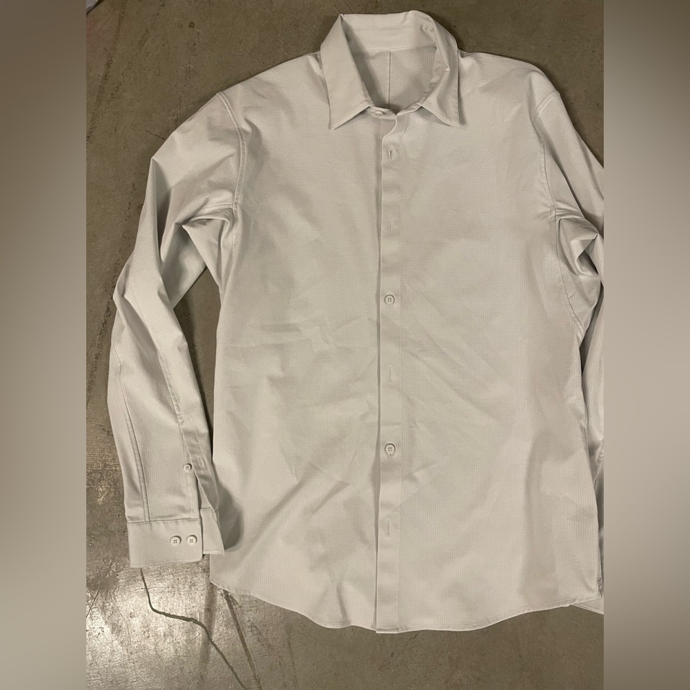 Men’s Lululemon button up shirt